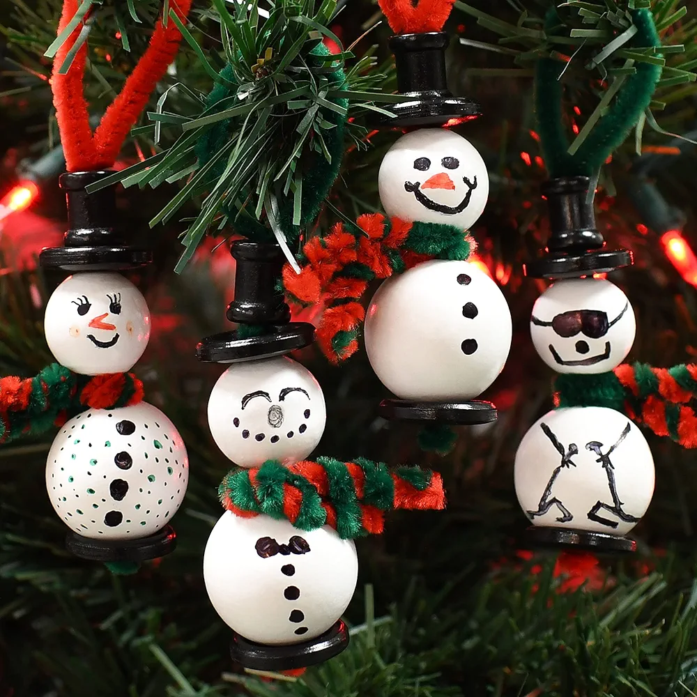 READY 2 LEARN Christmas Crafts - Create Your Own Bead Snowmen - Set of 4 - DIY Ornaments for Kids - Christmas Tree Decoration - All Materials Included
